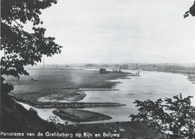 Panorama over the Rhine and the Betuwe from the Grebbeberg
