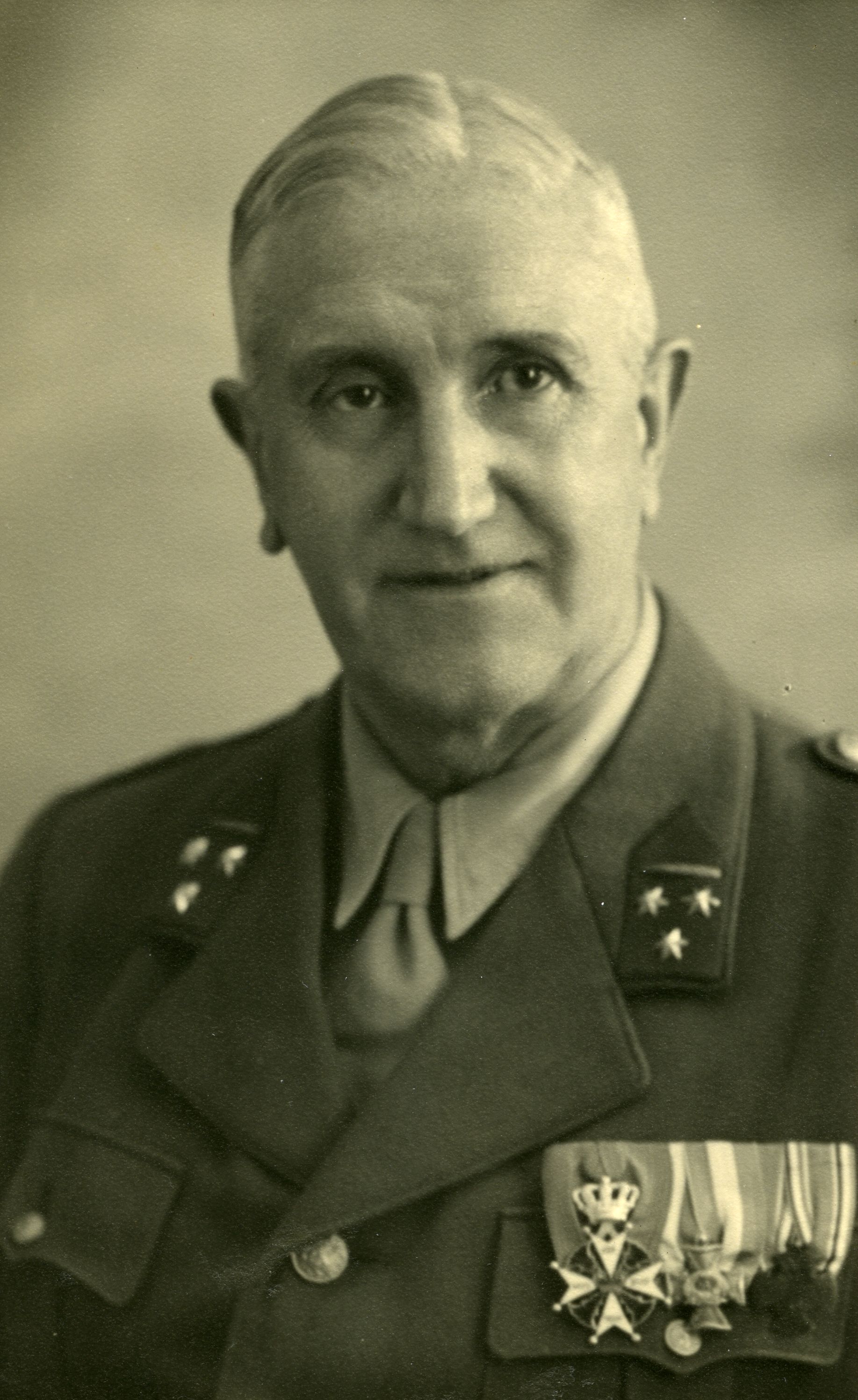 Portrait of Willem Frederik Hennink, later in life, wearing his decorations